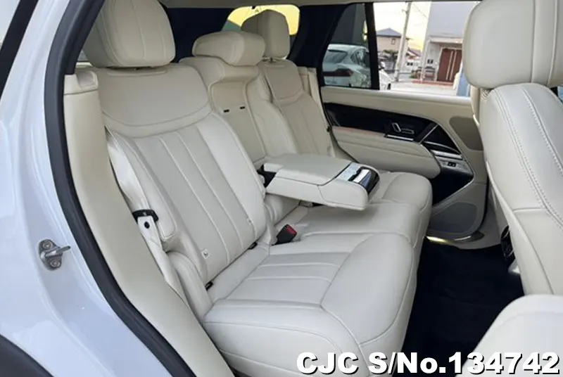 Land Rover Range Rover in White for Sale Image 11