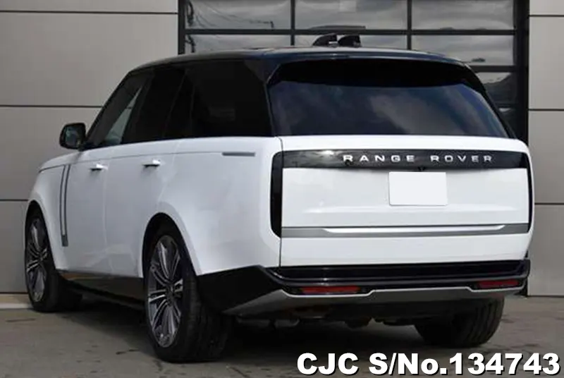 Land Rover Range Rover in White for Sale Image 1