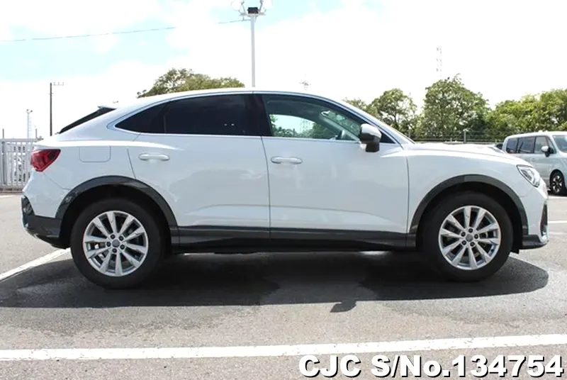 Audi Q3 in White for Sale Image 5