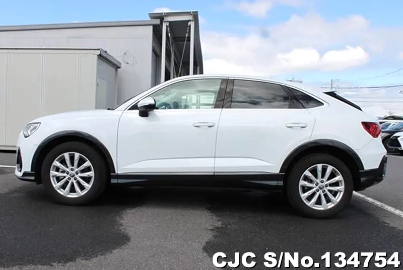 Audi Q3 in White for Sale Image 6