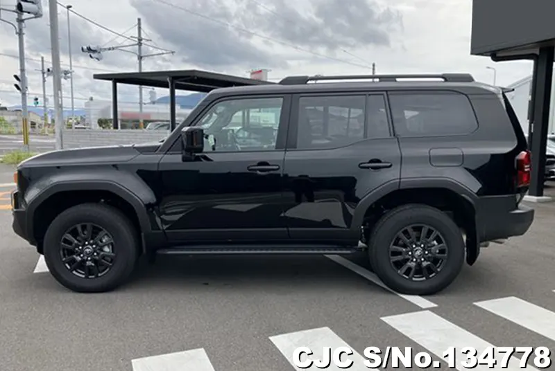 Toyota Land Cruiser 250 in Black for Sale Image 6