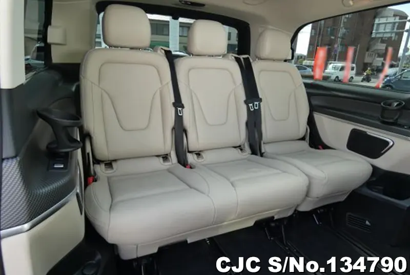 Mercedes Benz V Class in Black for Sale Image 8