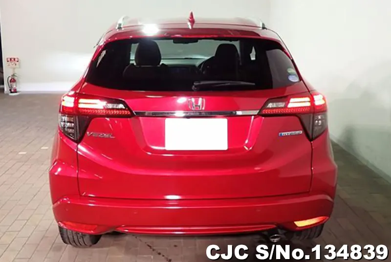 Honda Vezel in Red for Sale Image 4