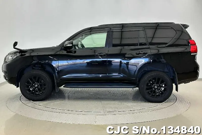 Toyota Land Cruiser Prado in Black for Sale Image 7