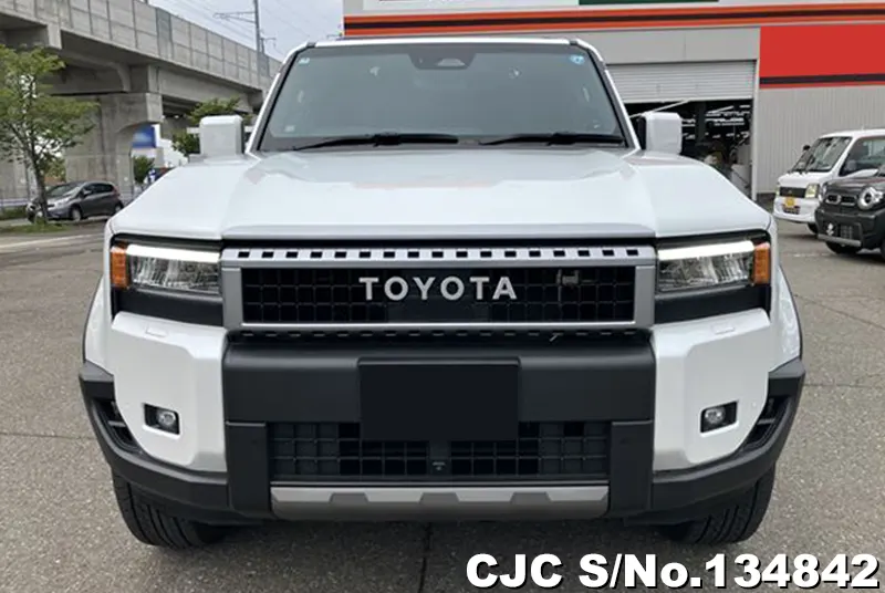 Toyota Land Cruiser 250 in White for Sale Image 4