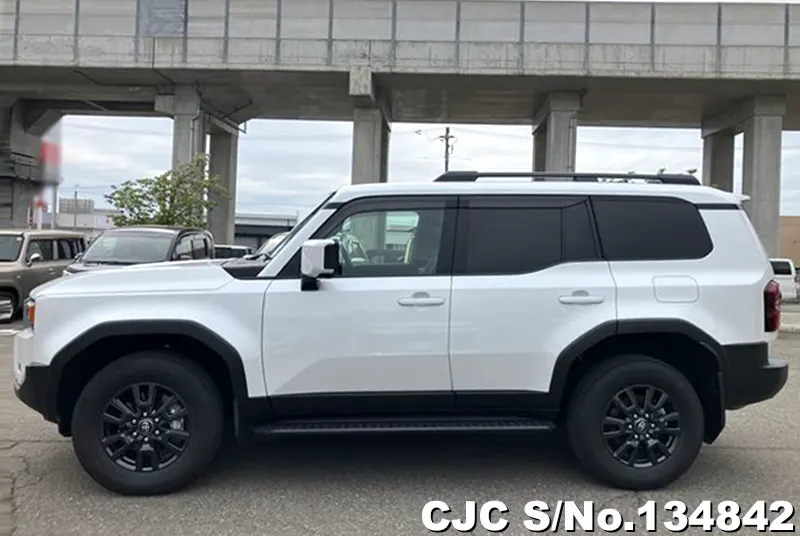 Toyota Land Cruiser 250 in White for Sale Image 6