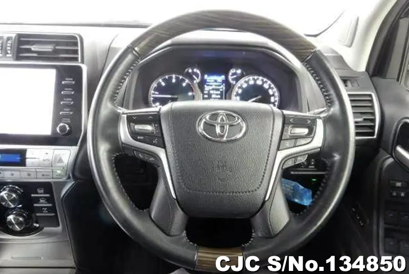 Toyota Land Cruiser Prado in Black for Sale Image 3