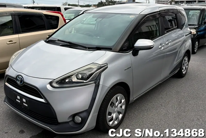 Toyota Sienta in Silver for Sale Image 3