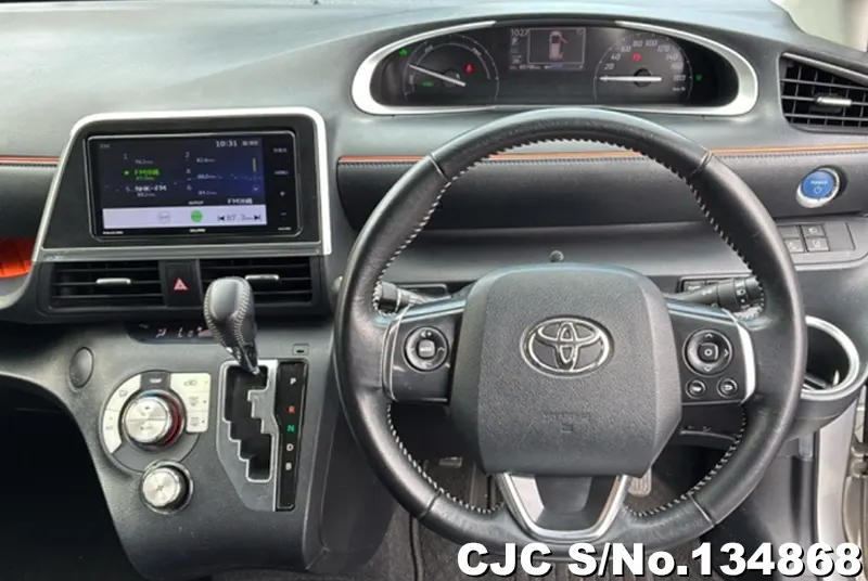 Toyota Sienta in Silver for Sale Image 4