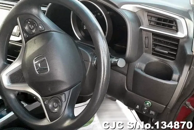Honda Fit in Pink for Sale Image 10