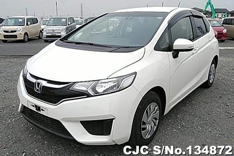 Honda Fit in White for Sale Image 3