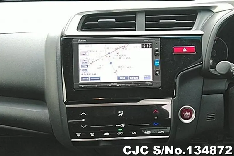 Honda Fit in White for Sale Image 8
