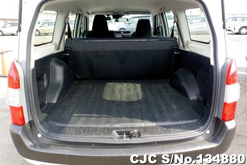 Toyota Probox in White for Sale Image 5