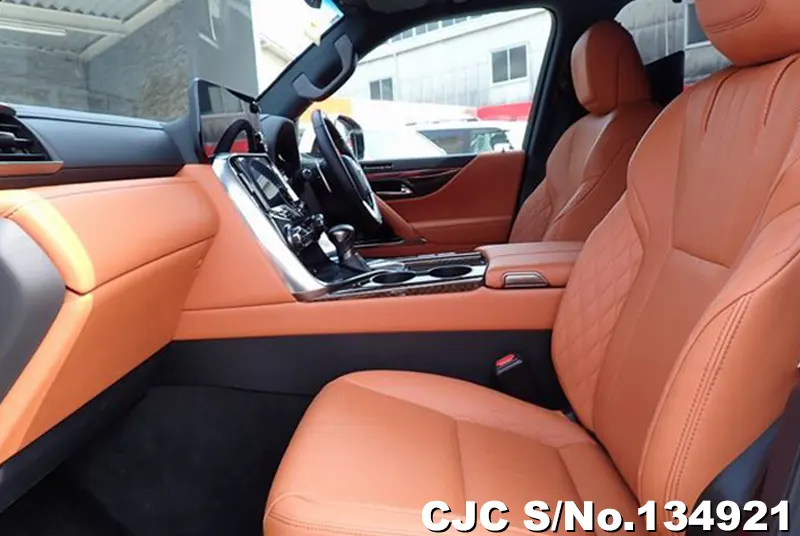 Lexus LX 600 in Pearl for Sale Image 8