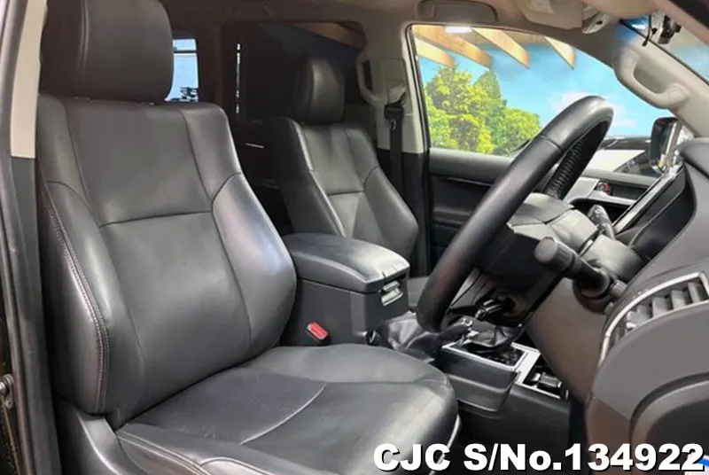 Toyota Land Cruiser Prado in Black for Sale Image 3