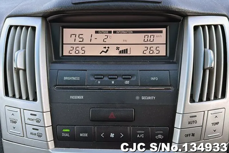 Toyota Harrier in Black for Sale Image 8
