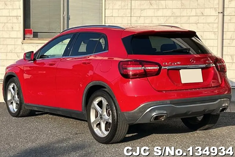 Mercedes Benz GLA Class in Red for Sale Image 1