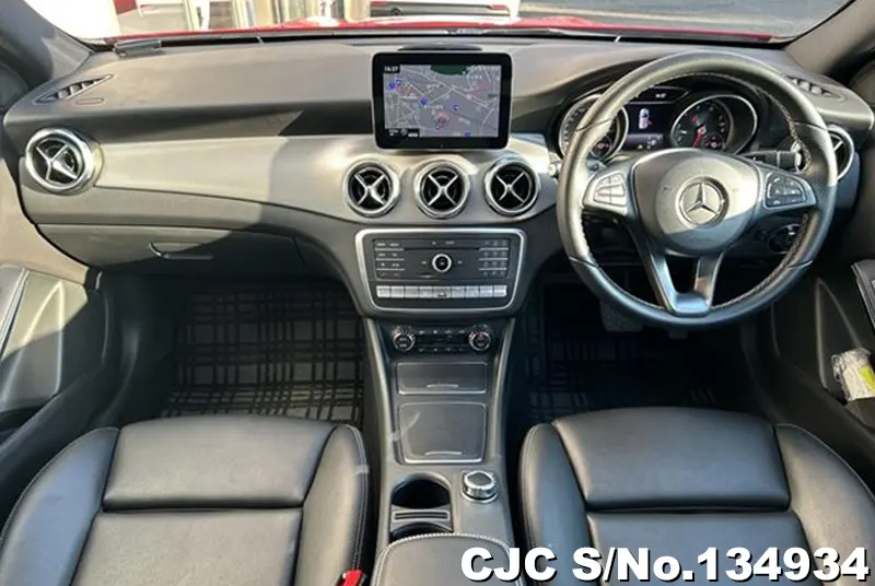 Mercedes Benz GLA Class in Red for Sale Image 2