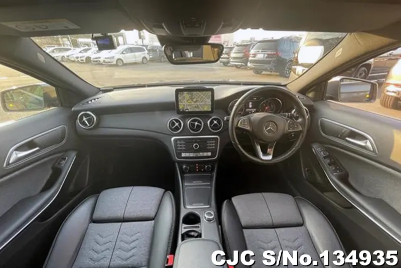 Mercedes Benz GLA Class in Gray for Sale Image 3