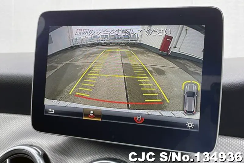 Mercedes Benz GLA Class in White for Sale Image 4