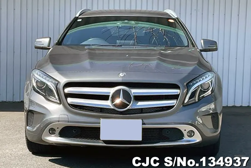 Mercedes Benz GLA Class in Gray for Sale Image 3