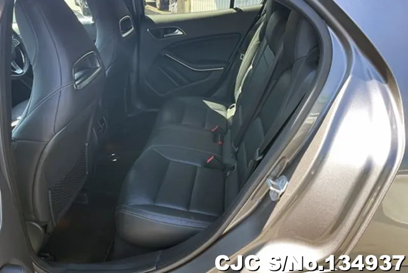 Mercedes Benz GLA Class in Gray for Sale Image 10