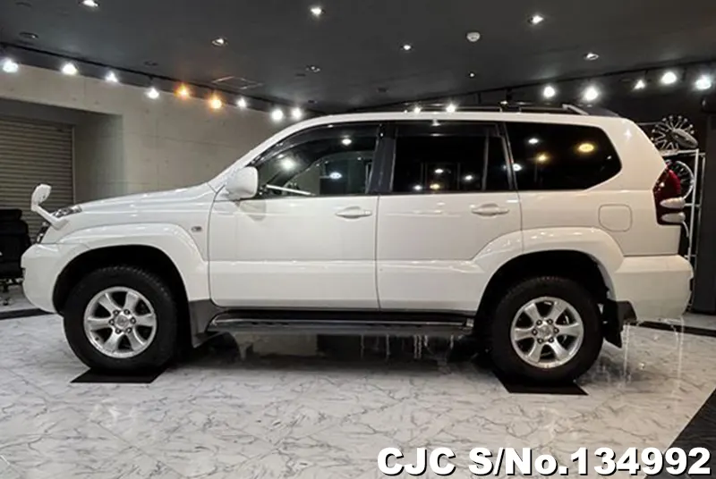Toyota Land Cruiser Prado in White for Sale Image 6