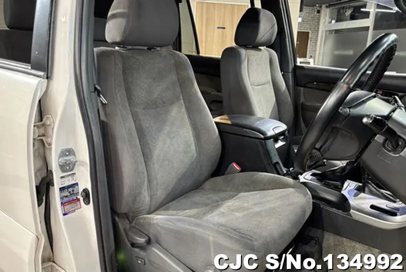 Toyota Land Cruiser Prado in White for Sale Image 10