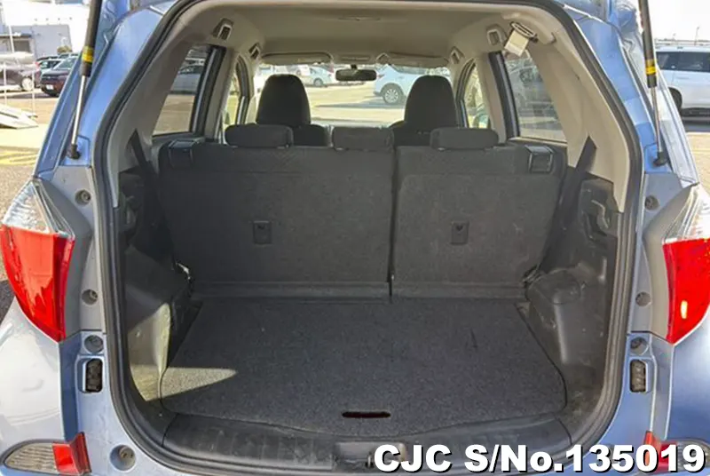 Toyota Ractis in Blue for Sale Image 6