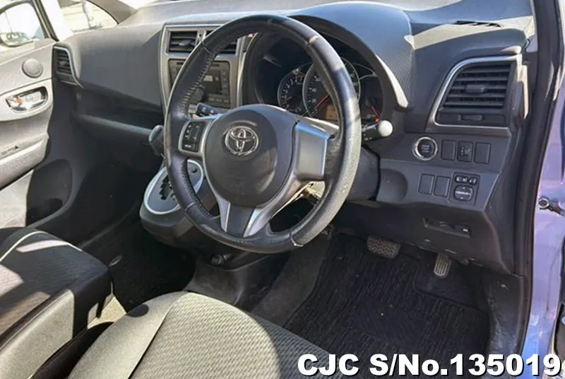 Toyota Ractis in Blue for Sale Image 8