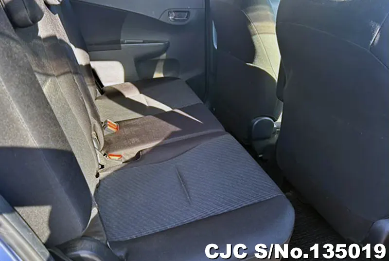 Toyota Ractis in Blue for Sale Image 11