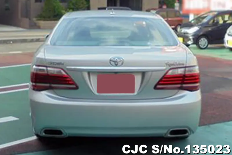 Toyota Crown in Silver for Sale Image 5