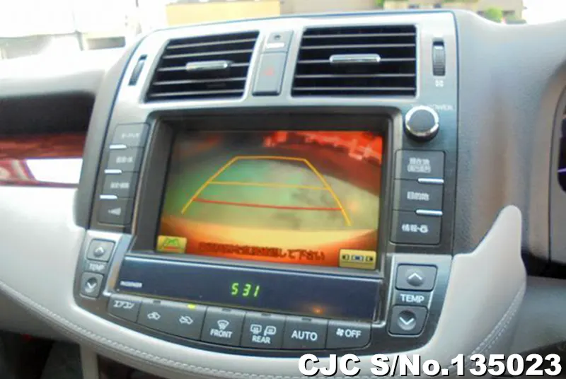 Toyota Crown in Silver for Sale Image 14
