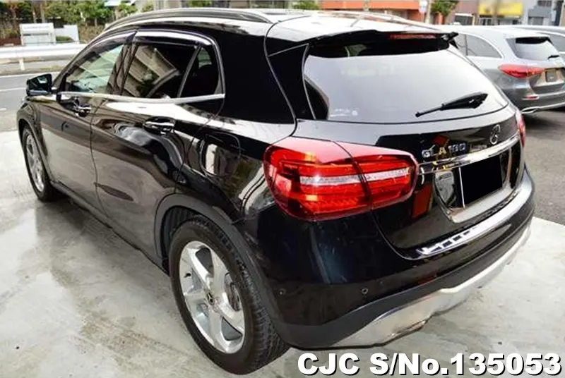Mercedes Benz GLA Class in Black for Sale Image 1