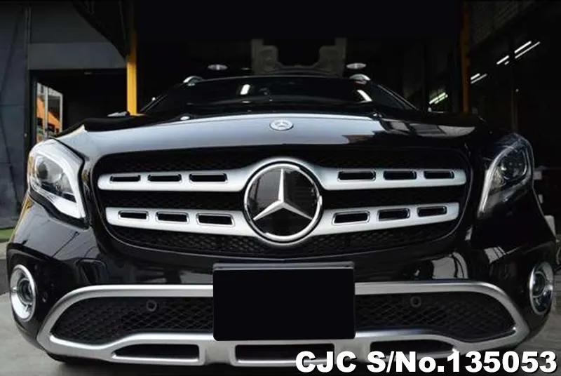 Mercedes Benz GLA Class in Black for Sale Image 4