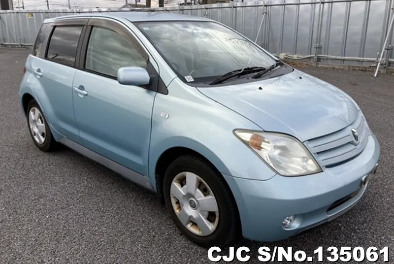 Toyota / IST 2003