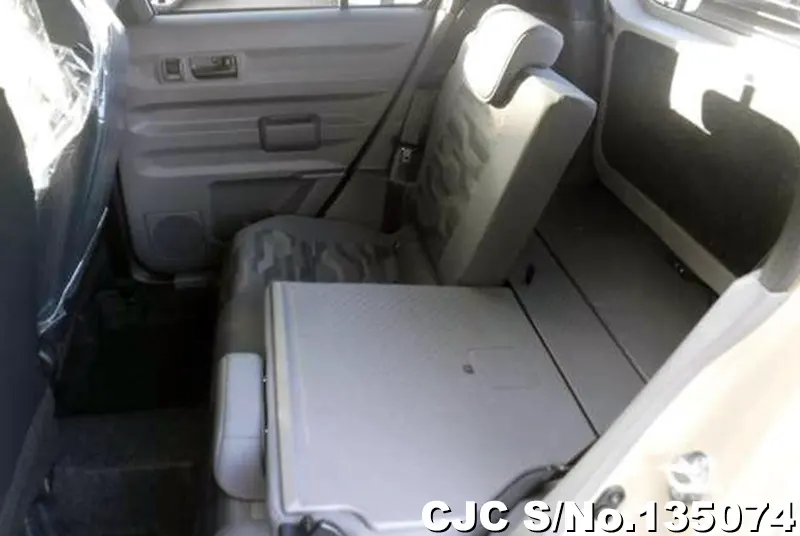 Daihatsu Taft in Beige for Sale Image 11
