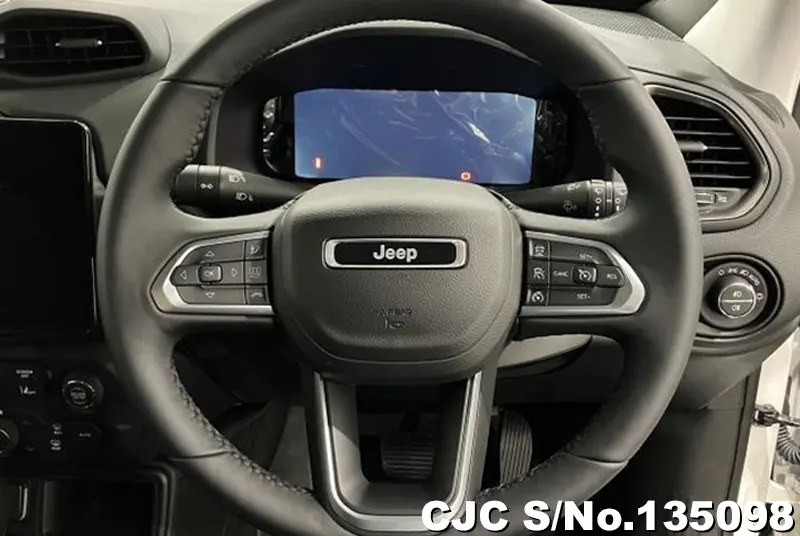 Chrysler Jeep Renegade in White for Sale Image 11