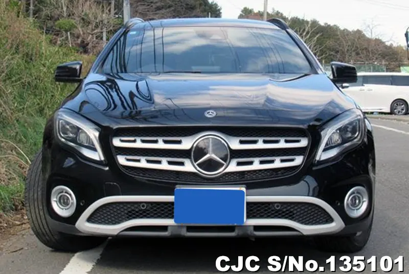 Mercedes Benz GLA Class in Black for Sale Image 4
