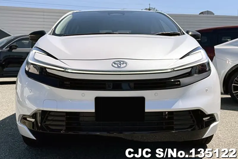 Toyota Aqua in White for Sale Image 3