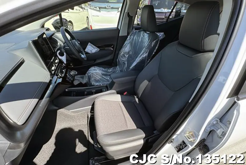 Toyota Aqua in White for Sale Image 13