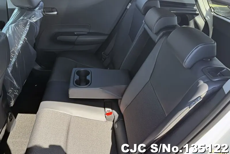 Toyota Aqua in White for Sale Image 17