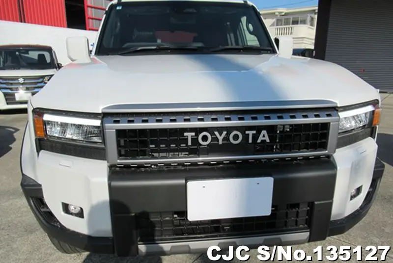 Toyota Land Cruiser 250 in Pearl for Sale Image 4