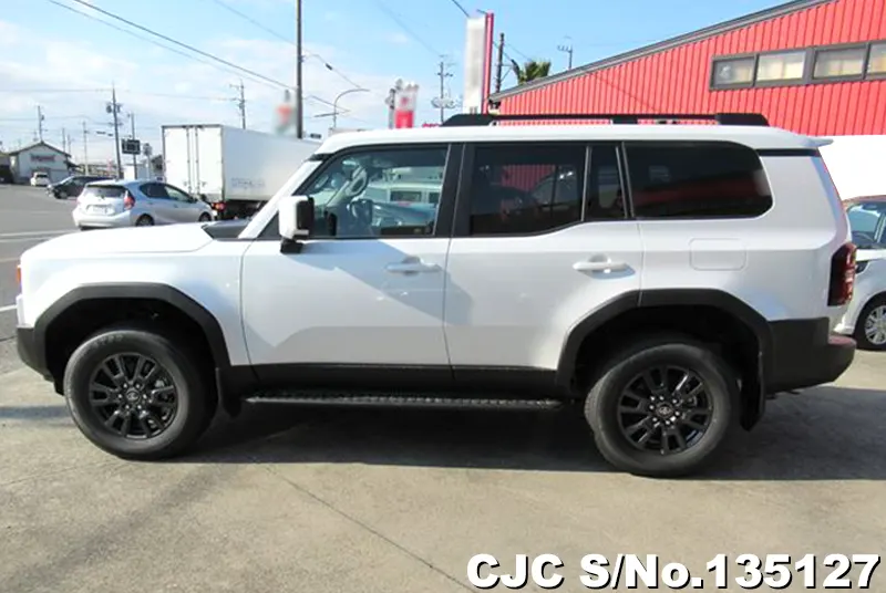 Toyota Land Cruiser 250 in Pearl for Sale Image 5