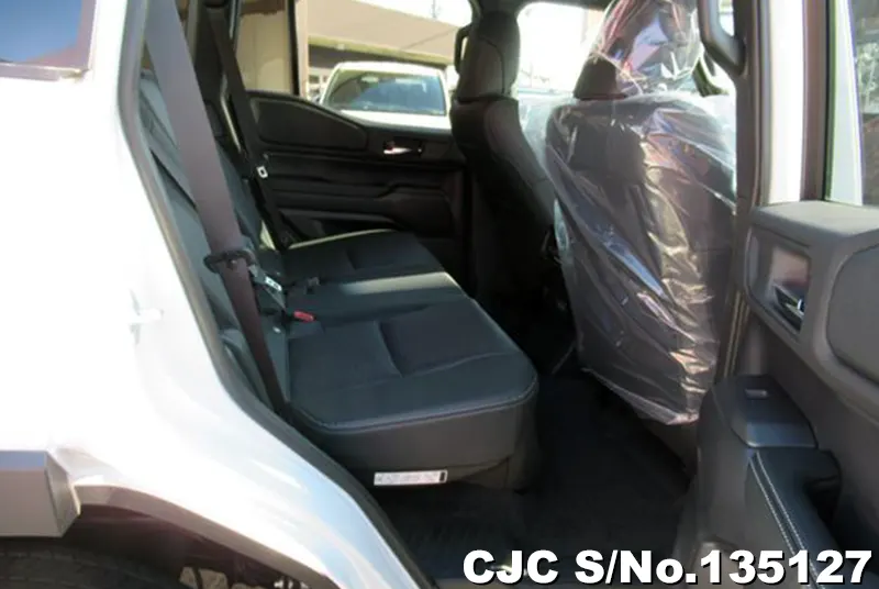 Toyota Land Cruiser 250 in Pearl for Sale Image 9