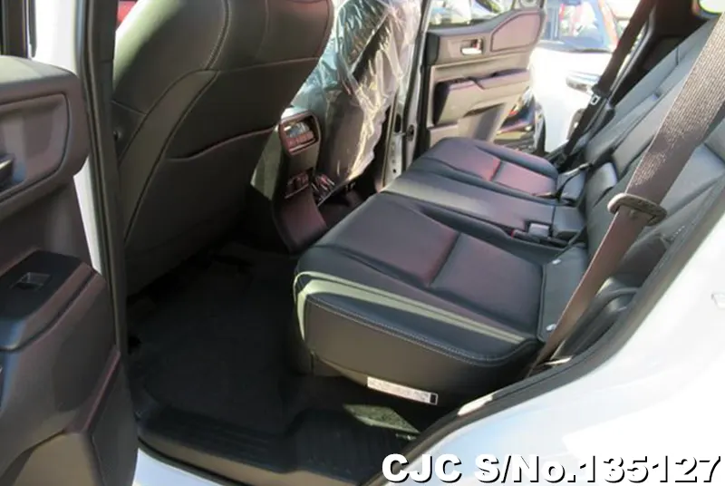 Toyota Land Cruiser 250 in Pearl for Sale Image 10