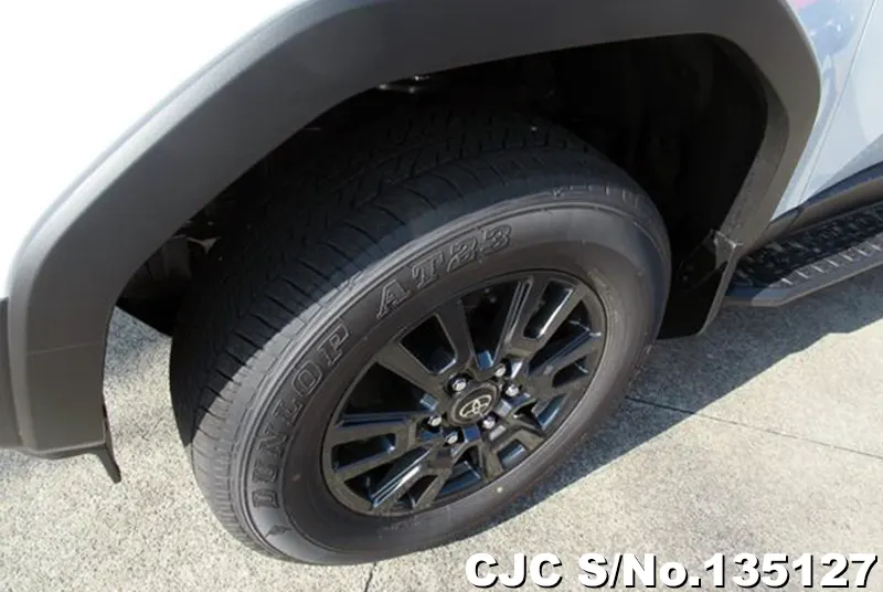 Toyota Land Cruiser 250 in Pearl for Sale Image 15