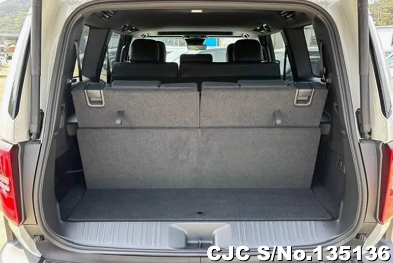 Toyota Land Cruiser 250 in Pearl for Sale Image 8