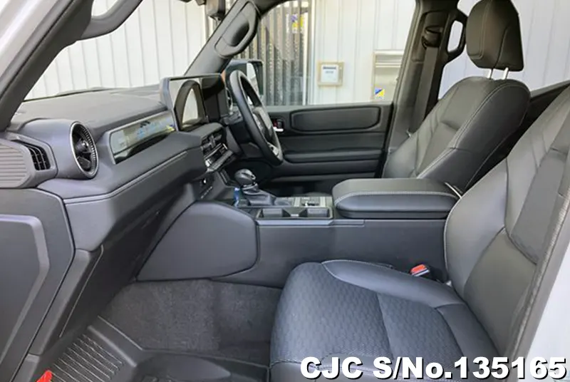 Toyota Land Cruiser 250 in White for Sale Image 9