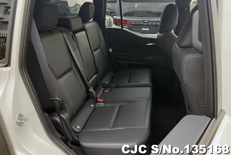 Toyota Land Cruiser 250 in White for Sale Image 9